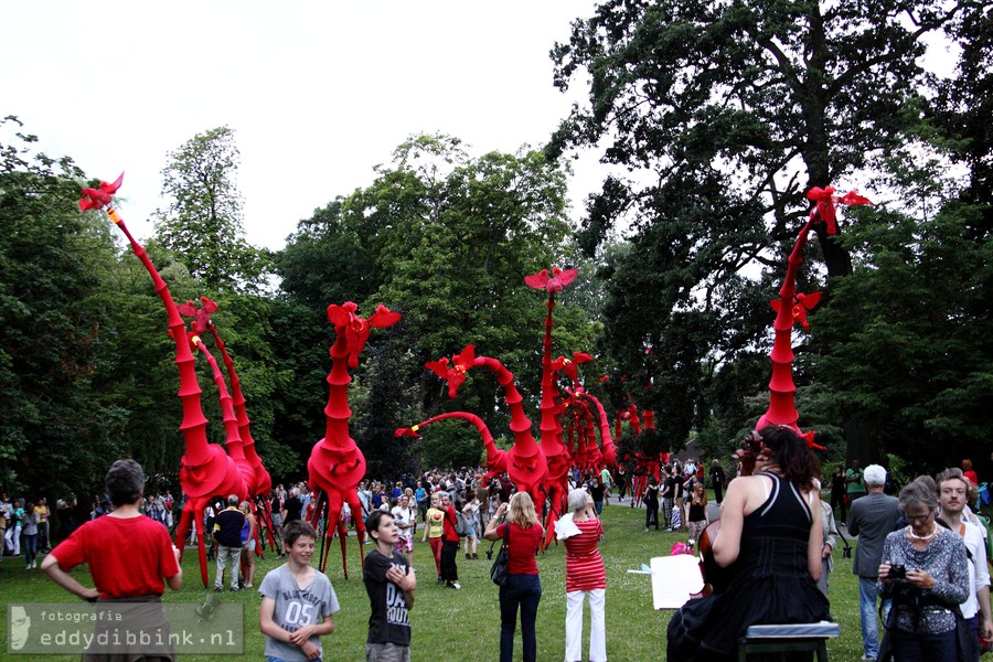 2012-07-07 Compagnie Off ism Theaterschip Drost van Salland - Les Girafes (Deventer Op Stelten) 020